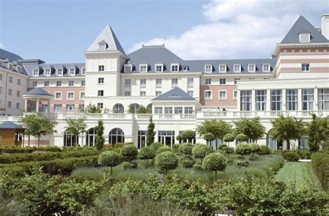 dream castle hotel disneyland paris reviews|Dreamcastle Hotel REVIEW: Experience Luxury Near Disneyland .